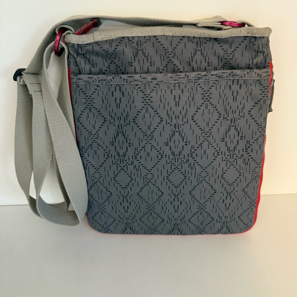 Merrell Crossbody Gray Zip-Around 100% Cotton Canvas with Red Accents Bag Purse - Picture 4 of 14